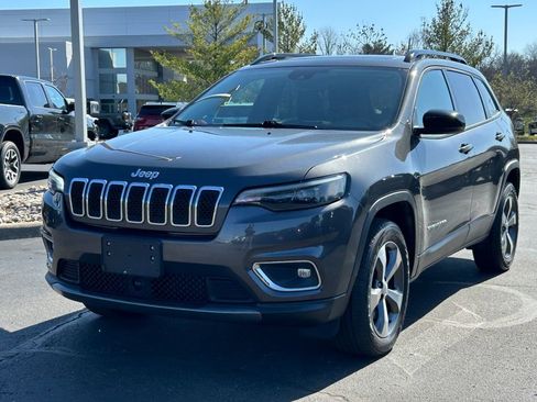 Used 2022 Jeep Cherokee Limited image 3