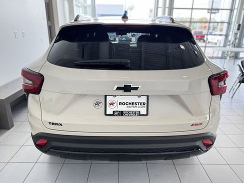 New 2026 Chevrolet Trax RS w/ Sunroof Package image 34