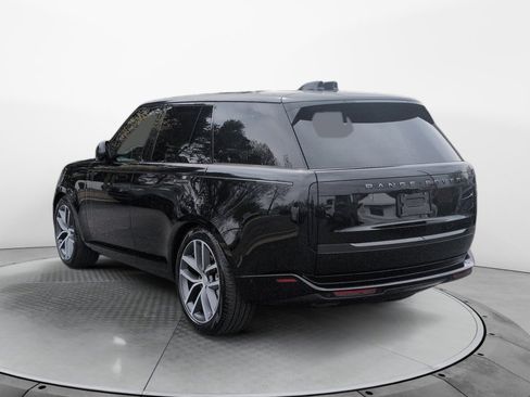 Certified 2025 Land Rover Range Rover SE image 5