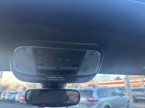 Used 2022 Jeep Grand Cherokee Laredo X image 29