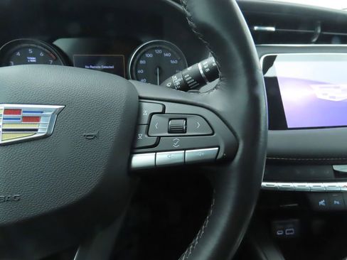 Used 2022 Cadillac XT4 Premium Luxury w/ Technology Package image 12