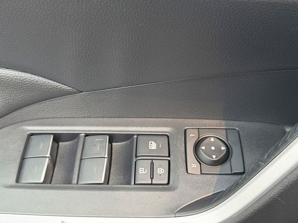 Used 2025 Toyota RAV4 XLE w/ Convenience Package AWD/4WD image 16