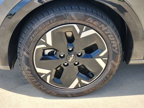 Certified 2023 Kia Niro Wind FWD image 12