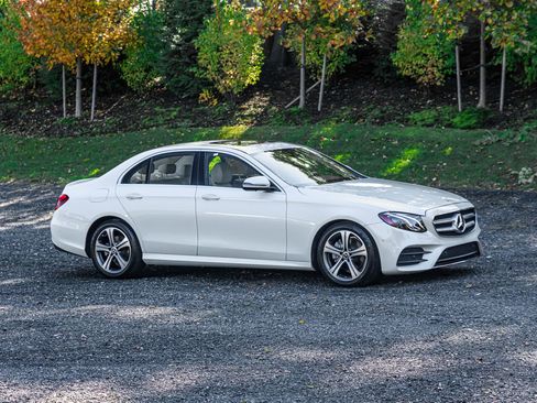 Used 2019 Mercedes-Benz E 300 image 11