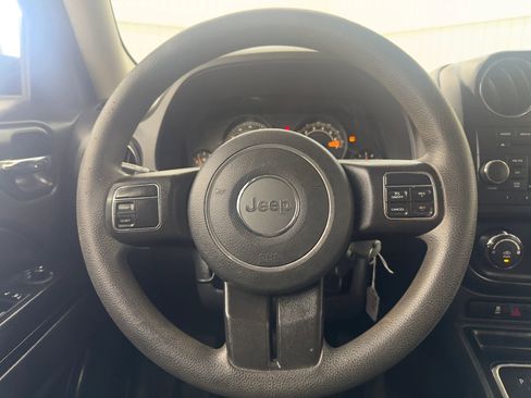 Used 2016 Jeep Patriot Sport w/ Power Value Group image 18