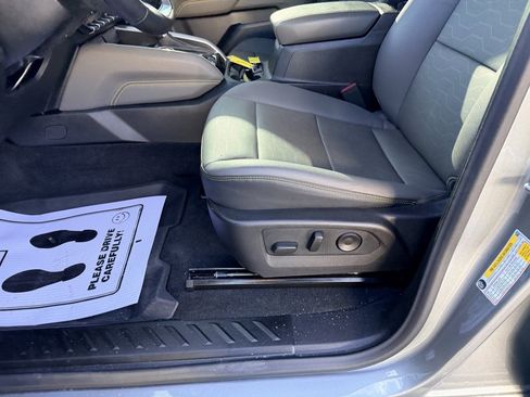 Used 2025 Chevrolet Colorado ZR2 w/ Technology Package image 16