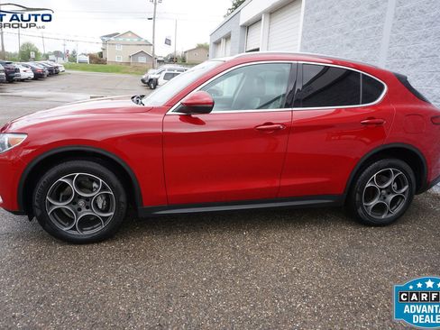Used 2018 Alfa Romeo Stelvio AWD w/ Cold Weather Package image 4