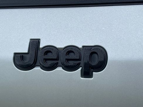 New 2025 Jeep Grand Cherokee L Altitude AWD/4WD image 20