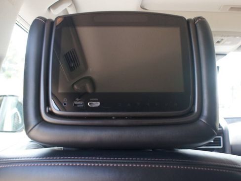 Used 2022 Nissan Armada Platinum RWD image 10