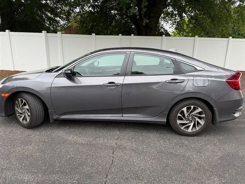Used 2017 Honda Civic EX image 2