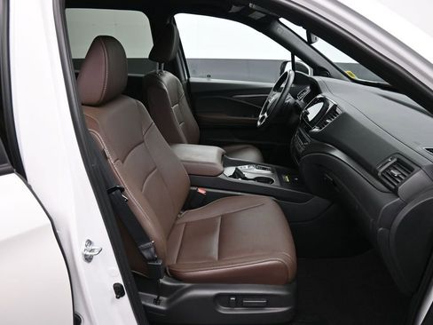 Certified 2024 Honda Passport EX-L image 25