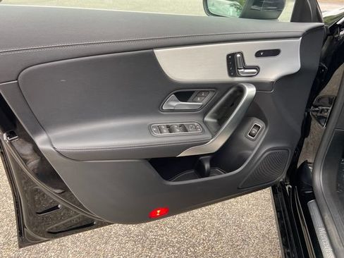 Used 2023 Mercedes-Benz CLA 250 4MATIC image 25