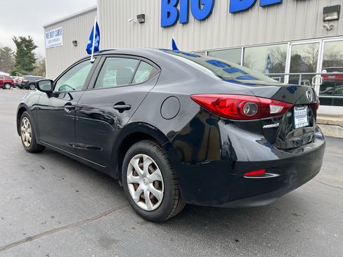 Used 2018 MAZDA MAZDA3 Sport image 3