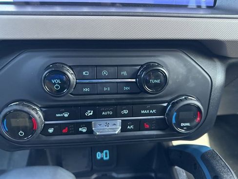 Used 2024 Ford Bronco Wildtrak image 22