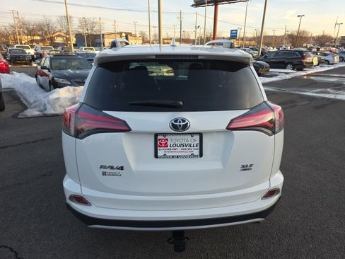 Used 2018 Toyota RAV4 XLE image 6