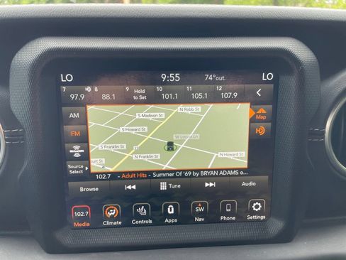 Used 2020 Jeep Wrangler Unlimited Sahara AWD/4WD image 20