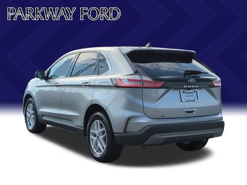 Used 2021 Ford Edge SEL w/ Convenience Package FWD image 3