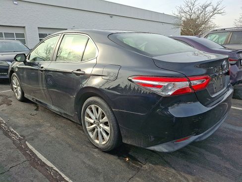 Used 2018 Toyota Camry LE image 3