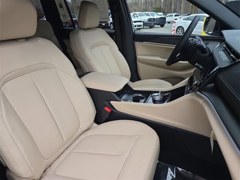 New 2026 Jeep Grand Cherokee Limited image 10