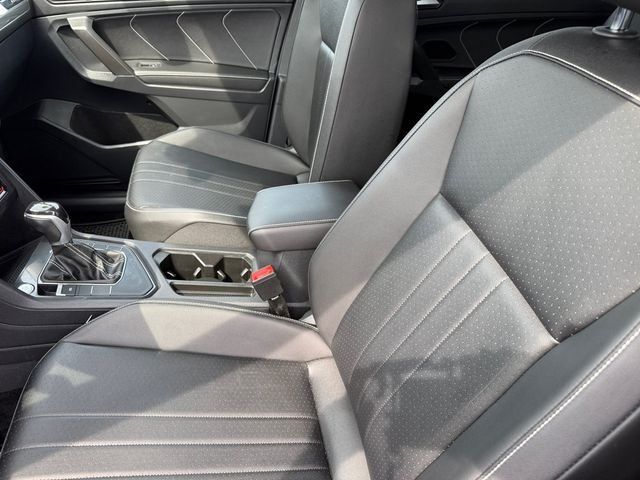 Used 2022 Volkswagen Tiguan SE FWD image 15