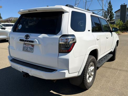 Used 2019 Toyota 4Runner SR5 AWD/4WD image 2