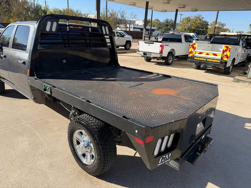 Used 2018 RAM 2500 Tradesman w/ Chrome Appearance Group image 11