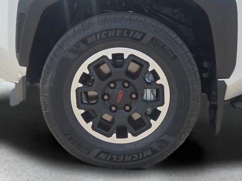 New 2026 Toyota 4Runner TRD Off-Road Premium AWD/4WD image 9