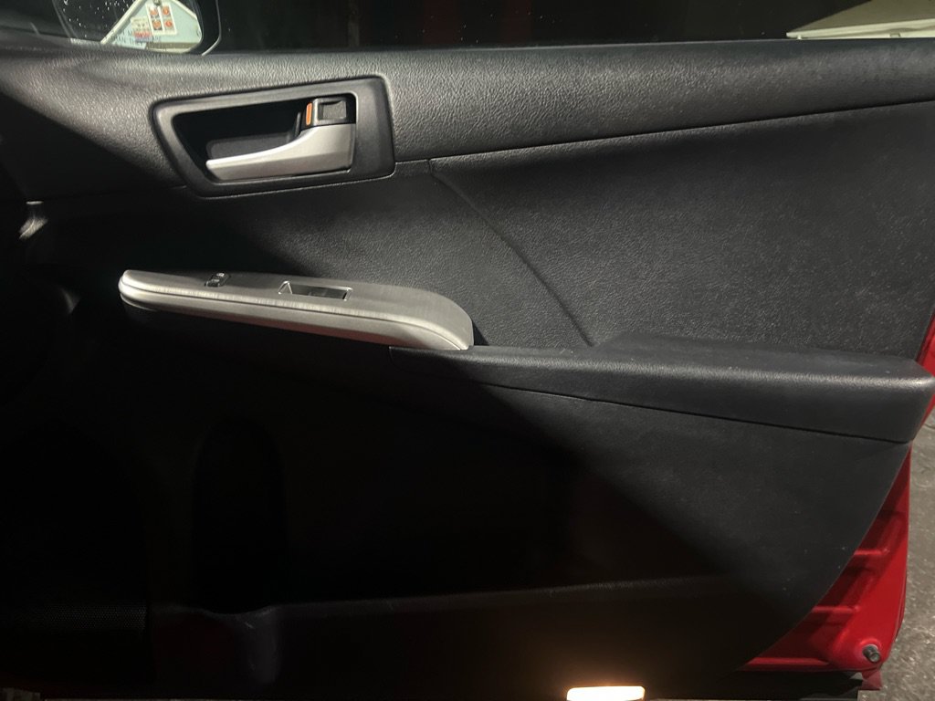 Used 2012 Toyota Camry SE FWD image 17