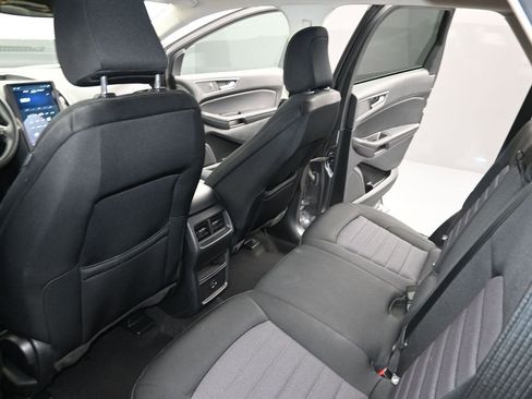 Used 2022 Ford Edge SE w/ Black Appearance Package image 12