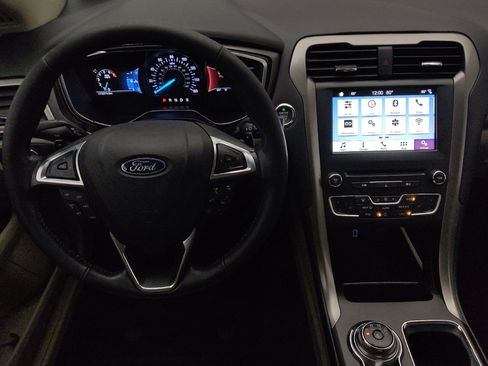 Used 2018 Ford Fusion SE w/ Fusion SE Technology Package FWD image 22