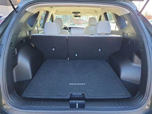Used 2025 Hyundai Tucson SE image 9