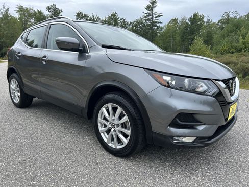 Used 2022 Nissan Rogue Sport SV AWD/4WD image 3