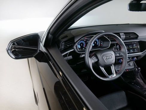 Certified 2025 Audi Q3 2.0T Premium Plus w/ Premium Plus Package AWD/4WD image 24