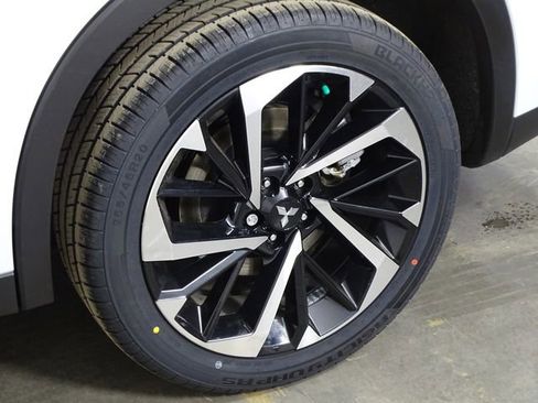 Used 2024 Mitsubishi Outlander SE image 40