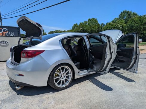 Used 2018 MAZDA MAZDA3 Touring FWD image 10