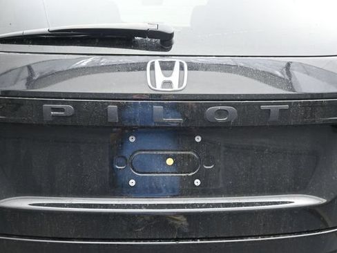 Used 2025 Honda Pilot EX-L image 12
