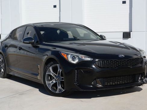 Used 2020 Kia Stinger GT-Line image 2