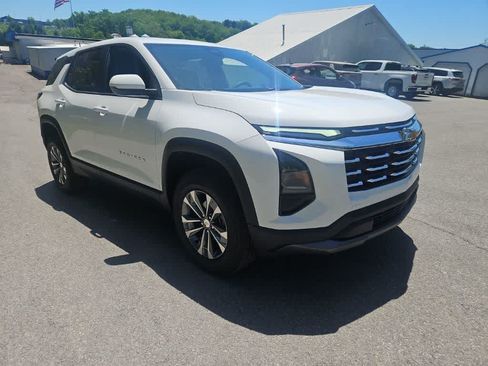 Used 2026 Chevrolet Equinox LT FWD image 7