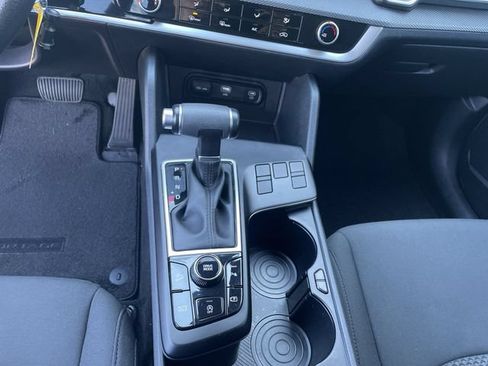 Used 2025 Kia Sportage LX FWD image 26