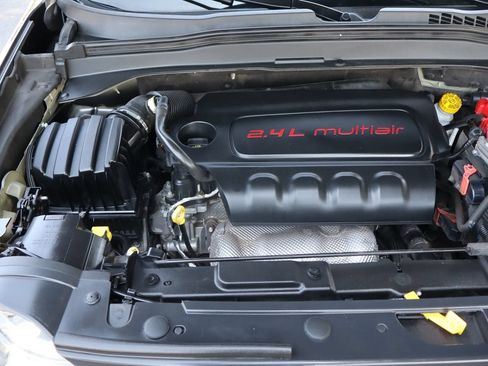 Used 2018 Jeep Renegade Sport w/ Power & Air Group AWD/4WD image 38