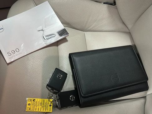 Used 2020 Volvo S90 T6 Momentum image 29