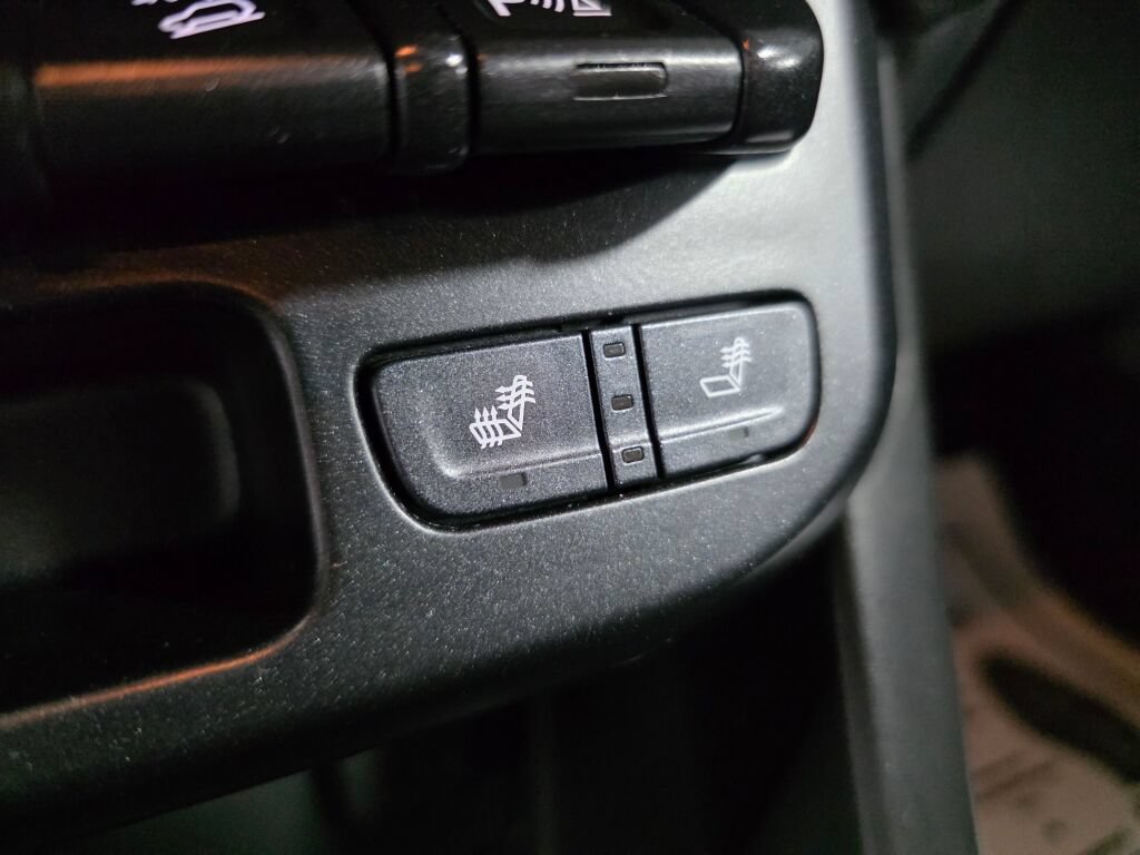 Used 2019 GMC Canyon All Terrain w/ Trailering Package AWD/4WD image 16