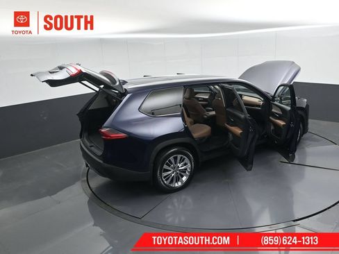 Used 2025 Toyota Grand Highlander AWD image 57