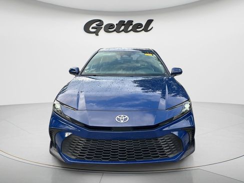 Used 2025 Toyota Camry SE FWD image 2