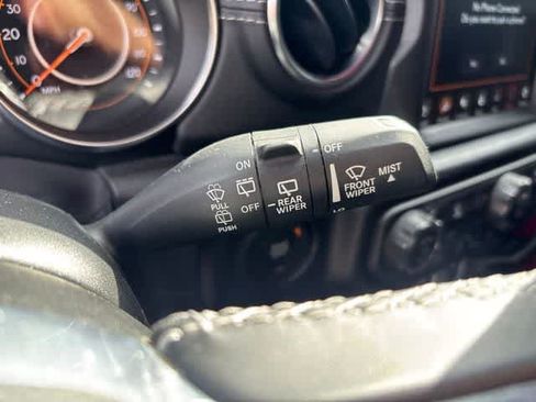 Used 2022 Jeep Wrangler Unlimited Sahara w/ LED Lighting Group AWD/4WD image 14