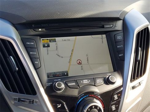 Used 2013 Hyundai Veloster w/ Tech Pkg image 23