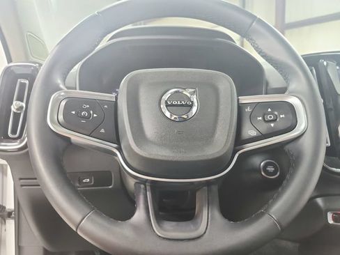 Used 2024 Volvo XC40 B5 Plus AWD/4WD image 25