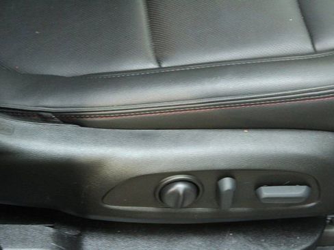 Used 2022 Chevrolet Traverse RS image 11