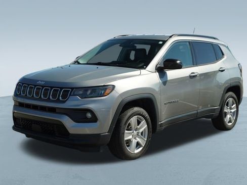 Used 2022 Jeep Compass Latitude w/ Convenience Group image 3
