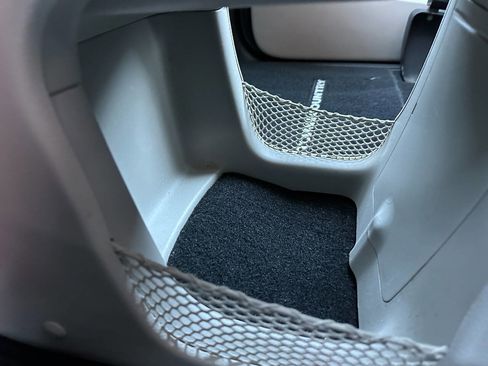 Used 2015 Chrysler Town & Country Limited image 48